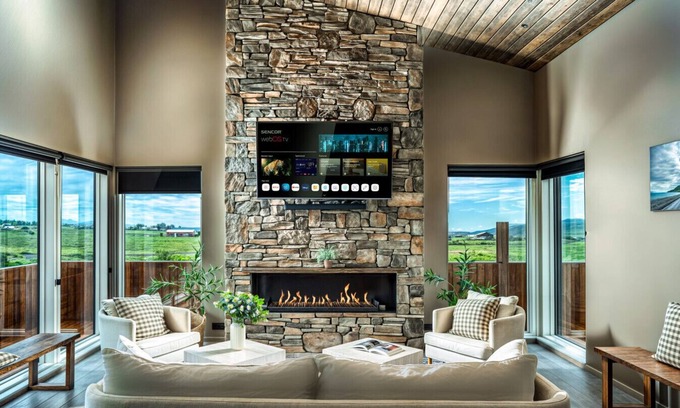 Selfoss Cabina | Luxury Log Home with a Hot Tub.