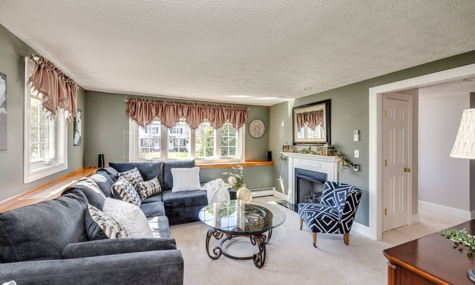 Plantsville Casa | Luxury Meets Tranquility! Stunning Home Away From Home - Short or Long Term Rent