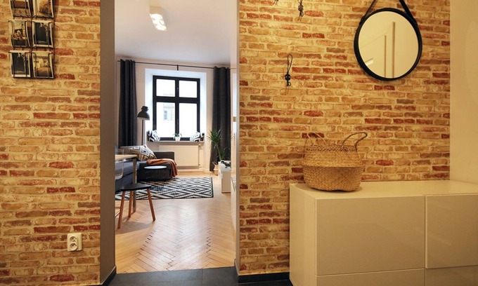 Old Town Hotel | Luxury Mint Apartments Main Square