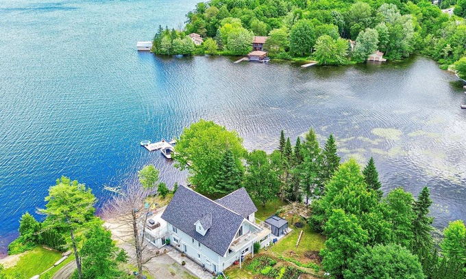 Gravenhurst Cabaña | Luxury Muskoka Waterfront Private Beach Dock 20+Party 7 Bedrooms 4 Washrooms