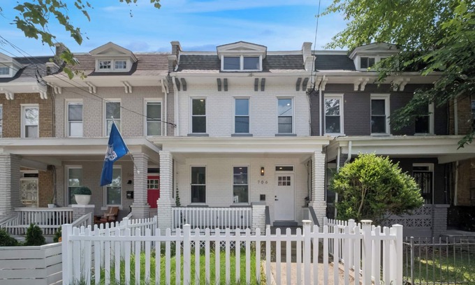 Brightwood Park Casa | Luxury NW DC Townhome 3 bedroom 3 Bathroom