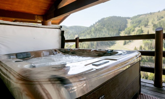 Deer Valley Condominio | Luxury One Bedroom with Mountain View 1 Apartment Hotel by RedAwning