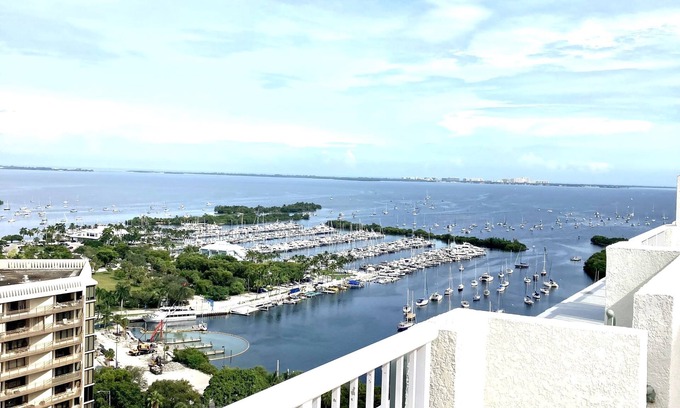 Coconut Grove Apartamento | Penthouse de lujo con terraza privada en la azotea en el hotel Coconut Grove.
