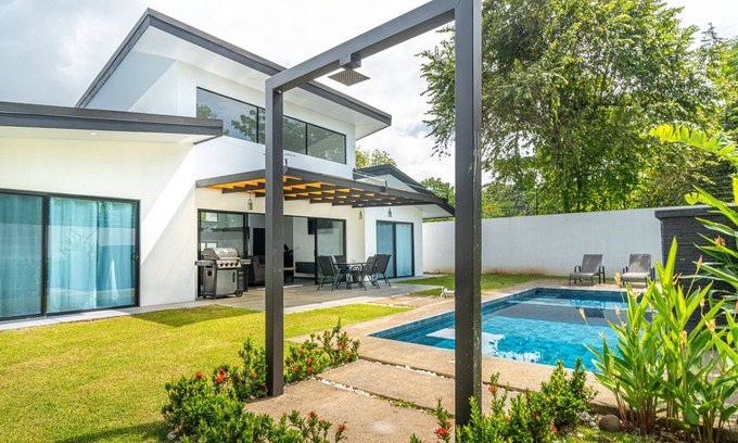 Uvita Casa | Luxury. Perfect Uvita location. 3 bedroom