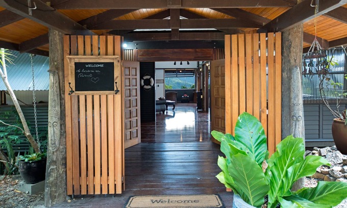 Woodwark Casa | Luxury pole home with sweeping valley views