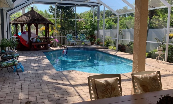 New Port Richey Casa | Casa de lujo con piscina en Tampa Bay, FL: disponible desde diciembre de 2019 hasta el 1 de febrero de 2020