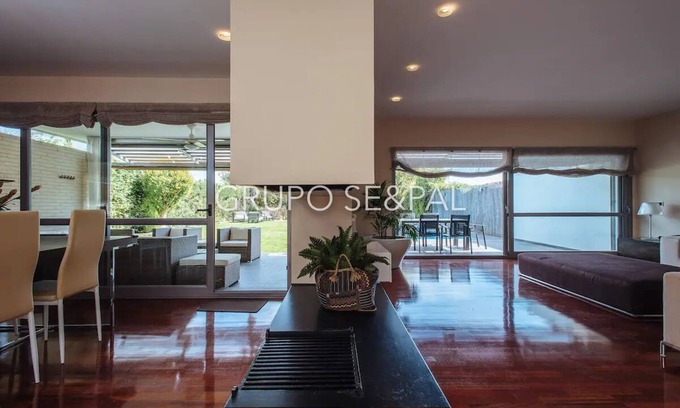 Sevilla Chalet De Esquí | Luxury Property overlooking the 13th Fairway