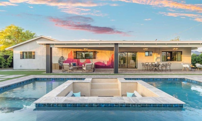 Scottsdale Estates Ten Casa | Luxury Retreat| Heated Pool | Mini Golf | Old Town