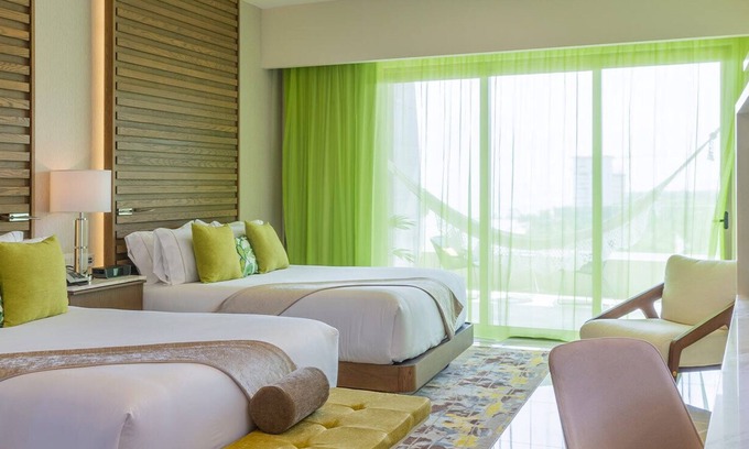 Barra de Navidad Complejo | Luxury Retreat: Immerse in 2B/3B Suite at Garza Blanca