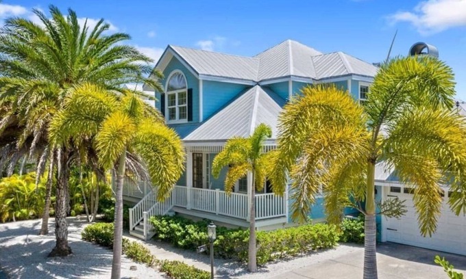Downtown Boca Grande Historic District Casa | Luxury Retreats at Boca Grande - Grande Canal