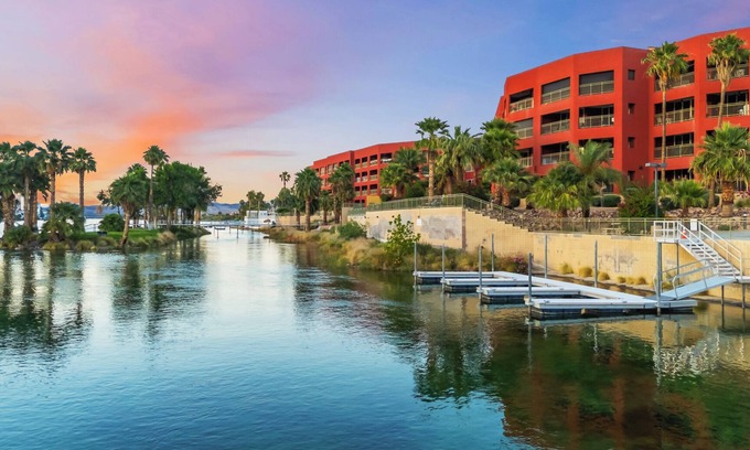 Laughlin Condominio | Luxury Riverfront Condo Launch-Dock-Pool-Spa