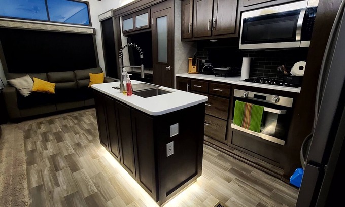 Eagle Pass Casa | Luxury RV with full kitchen sleeps family of 6 inside fenced property