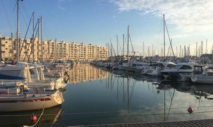 Carnon-Plage Apartamento | Pies de pie de lujo en el agua.