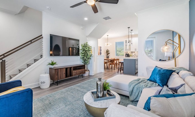 Tampa Heights Casa | Modern Oasis Downtown Tampa - Stylish 3BD Retreat