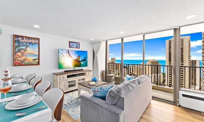 Waikiki Apartamento | Luxury Suite with Ocean View in Waikiki, Free Parking!