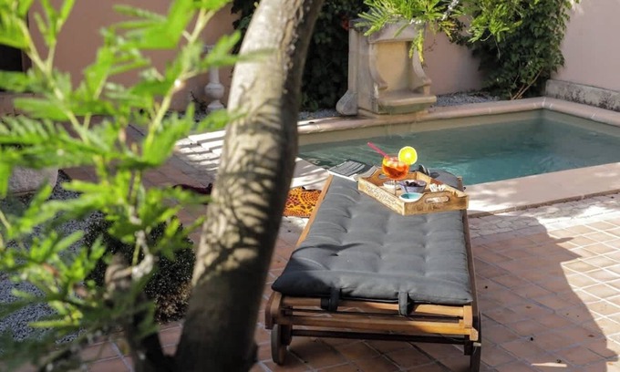 Paluds de Noves Cama Y Desayuno | Suite de lujo con terraza y piscina y spa privados