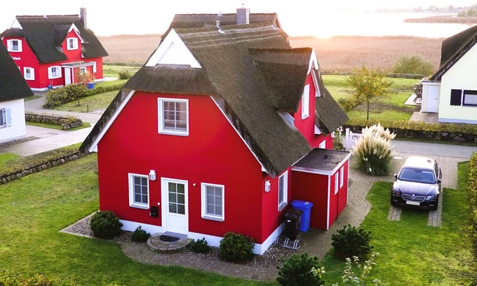 Juliusruh Casa | De lujo con tejado de paja en una fantástica ubicación en Breeger Bodden, la playa, chimenea, cabina de infrarrojos