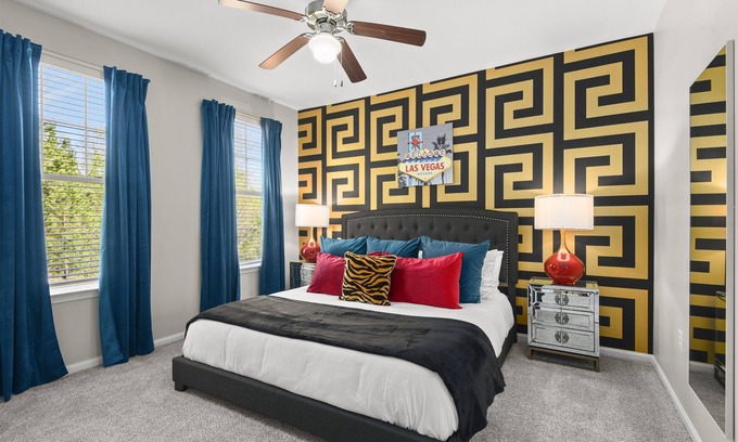 Oxford Casa | Luxury Themed Home! 5 Luxe K Suites+Shuttle!