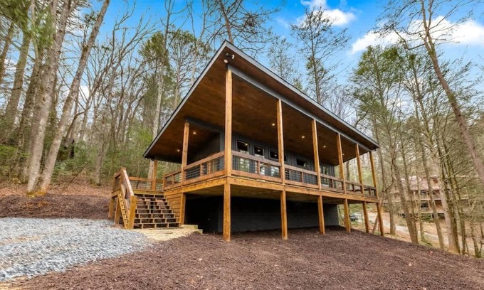 Cashes Valley Casa | Luxury Tiny Home - Hot Tub