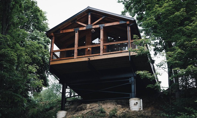 Fredericksburg Cabina | Luxury Treehouse Cabin over Salt Creek - Cabin 1