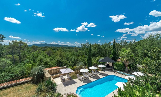 Saint-Paul-en-Foret Villa | Villa con piscina, gimnasio, billar y mucho más!