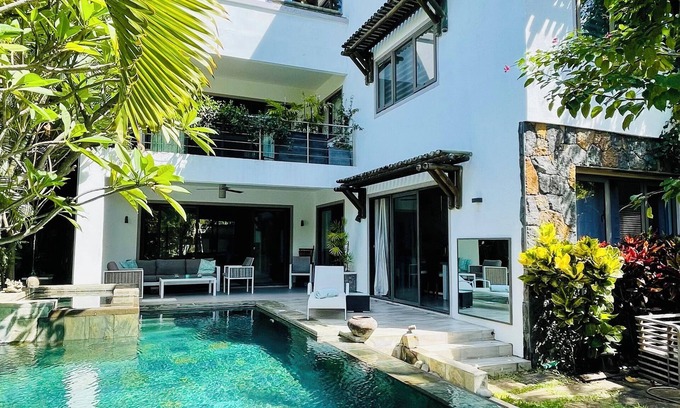La Mivoie Casa | Luxury villa 150m of the beach with heated swimming pool
