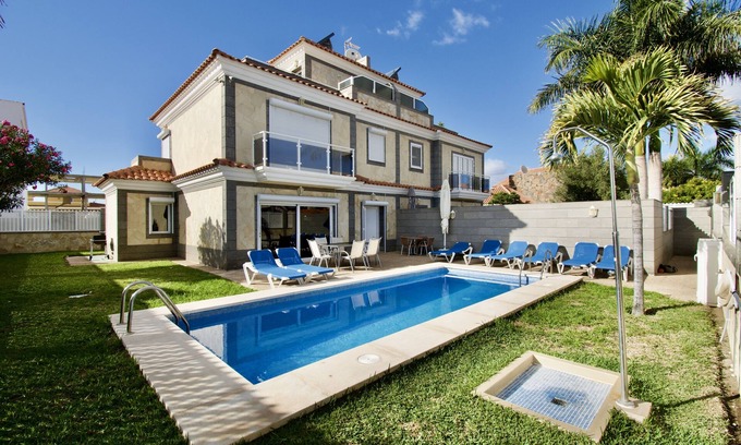 Sonnenland Villa | Villa de lujo, cerca de la playa, con piscina y jardín privado