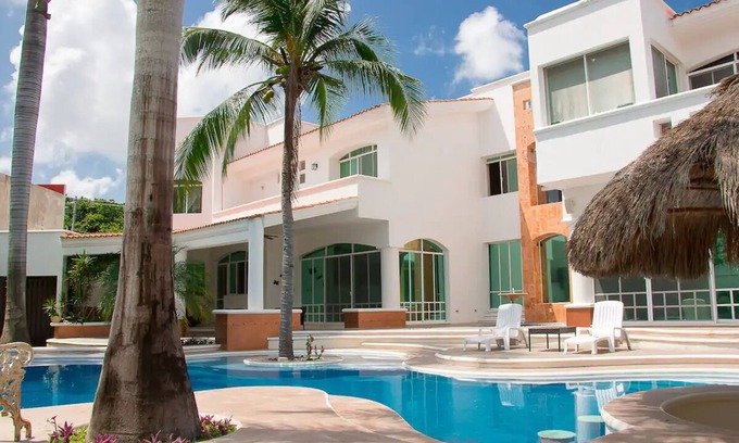 Cancún Villa | Luxury Villa Alamos with Private pool and big garden