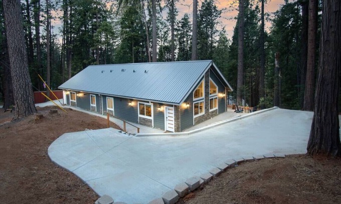 Alta Condominio | Luxury Villa in Sierra Mountains