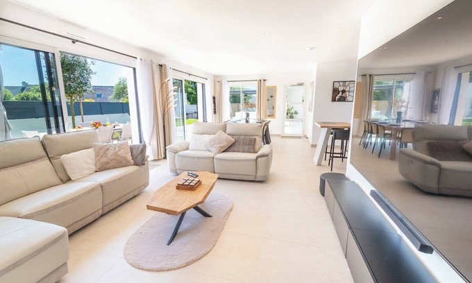 Erdeven Villa | LUXURY - Villa, swimming pool, jacuzzi, billiards by Groom* - by Groom