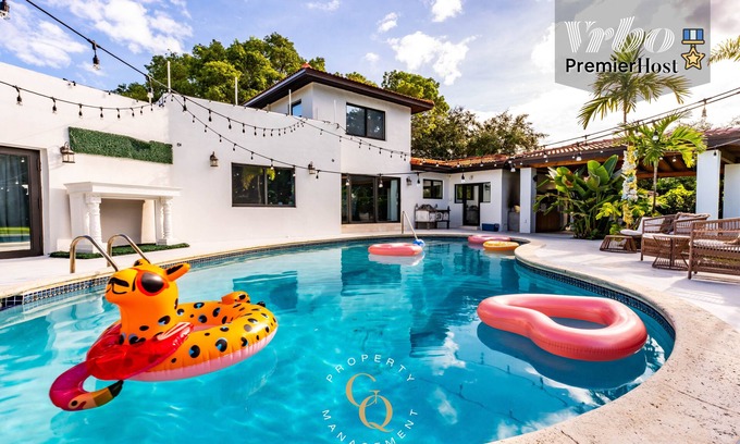 Coral Way Villa | Fun Luxury Villa W/ Pool, Concierge, Yacht and Chef Services!
