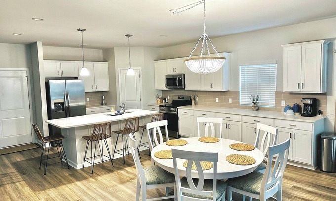 Ocean Isle Beach Villa | Luxury Villa with Full Amenities, Near Beach/Golf, Long Term Availability