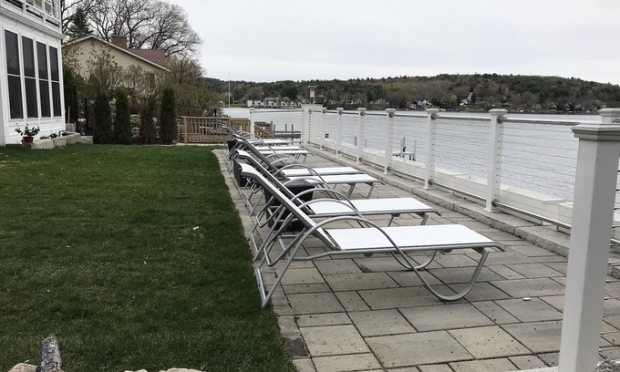 Meredith Casa | Nivel inferior - Casa principal en el lago Winnipesaukee en Meredith Bay Luxury Villa