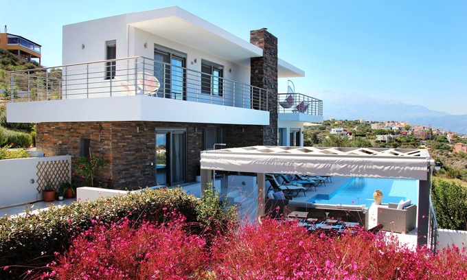 Apokoronas Villa | Villa de diseño de lujo, piscina infinita privada, impresionantes vistas al mar y las montañas.