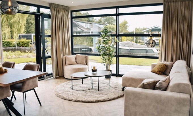 Loosdrecht Casa | Luxury Waterfront Escape