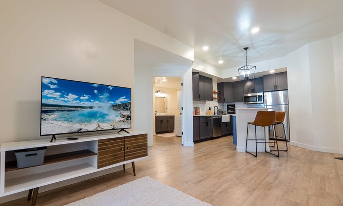 Rexburg Apartamento | LUXURY YELLOWSTONE 2 BEDROOM SUITE