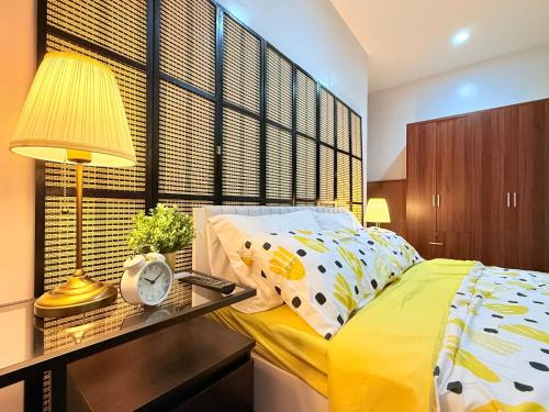 Santa Catalina Apartamento | Lyric and Melody Collection