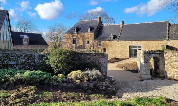 Saint-Helen Casa | "lyvet" Gîte Cosy et de Caractère Avec SPA Extérieur Privatif