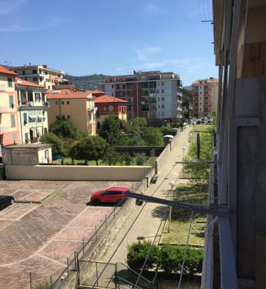 Rezza Apartamento | M&Y S HOUSE vicino alle spiagge Lavagna