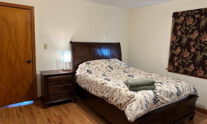 New Brunswick Casa | M2 Comfortable Room near Rutgers U, hospitals