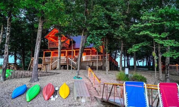 Goodson Cabina | Cabaña con 30 acres, muelle y lago privado, cerca de Ozarks
