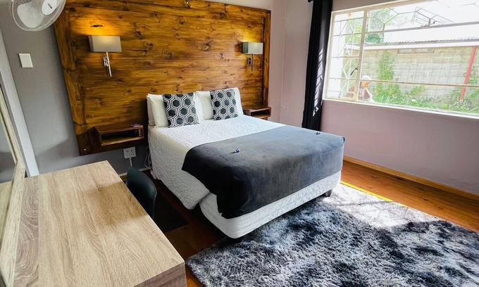Komani Casa | Madeira Bed