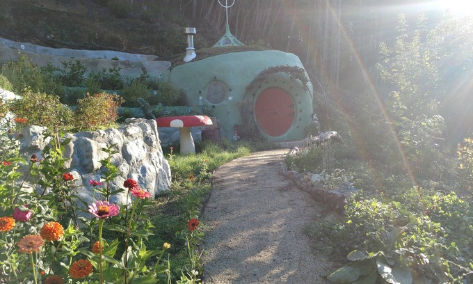 Gasquet Cabina | Agujero de hobbit subterráneo mágico