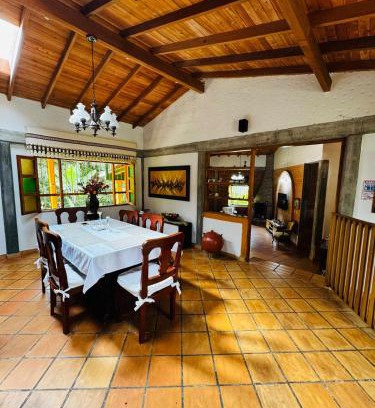 Medellin Apartamento | Magical farmhouse near Arví Park