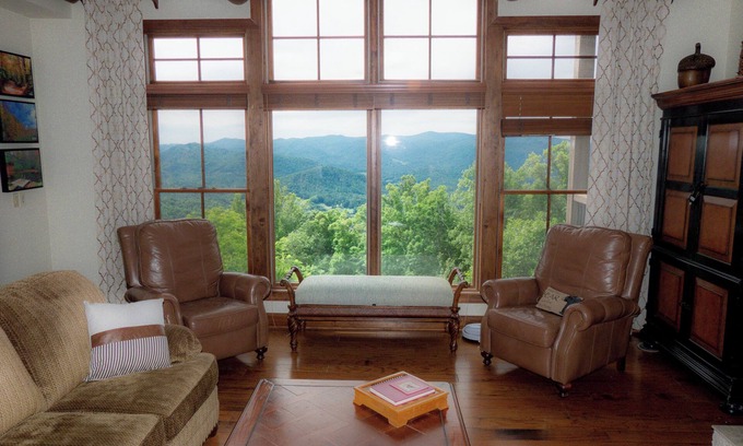 Burnsville Condominio | Magical Views and Sunsets Living Above the Clouds at Mountain Air