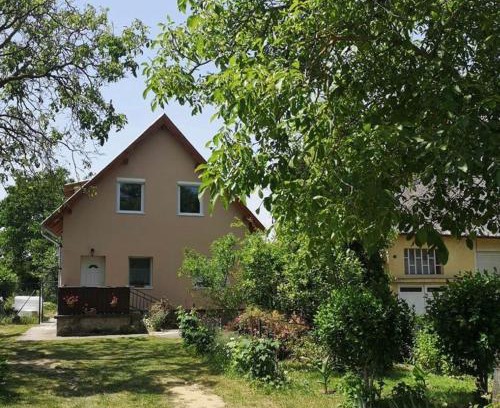 Sarvar Apartamento | Magnólia Apartman
