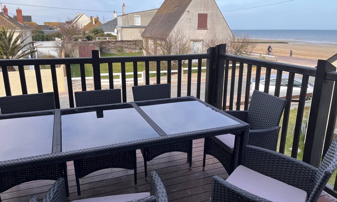 Bernieres-sur-Mer Apartamento | Magnificent apartment with sea view