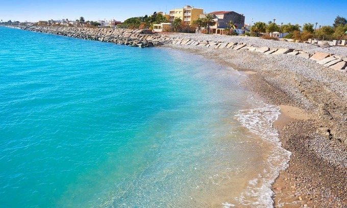 La Llosa Apartamento | Magnífico Piso en la Playa con Piscina