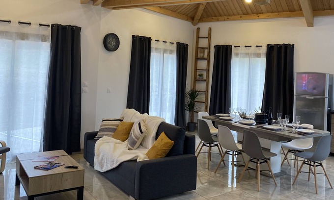 Saint-Vincent-les-Forts Villa | Magnificent Villa "Sabot de Venus"
