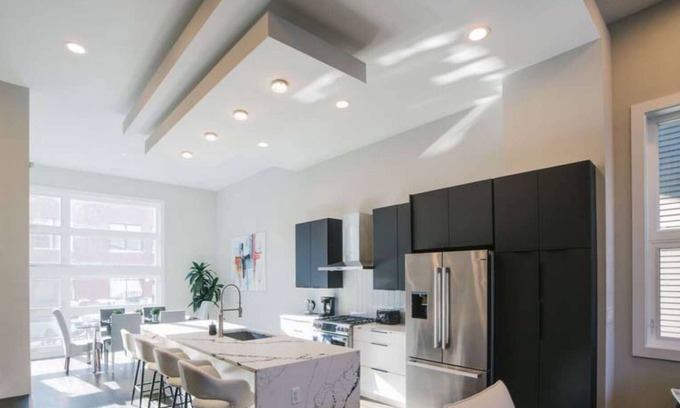 West Bucktown Casa | ❤️🔥MAGNIFICENT NEW Home w/8 Beds & Free Parking❤️🔥
